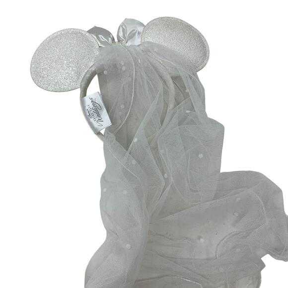 Disney\'s Fairytale Wedding Minnie Mouse Wedding Ears White Satin With Veil